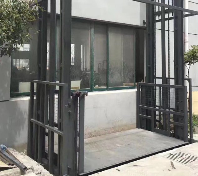 广丰导轨式施工升降机助力民生工程提速增效