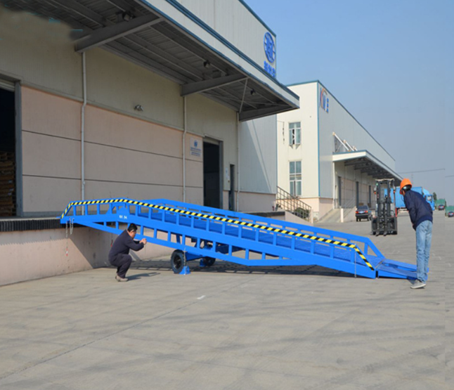 广丰移动式登车桥应用